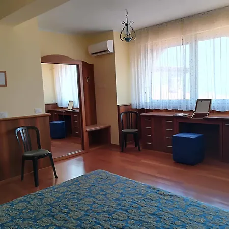 耐克酒店 贾迪尼-纳克索斯