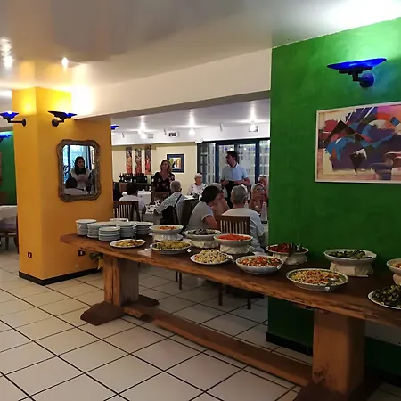 耐克酒店 贾迪尼-纳克索斯