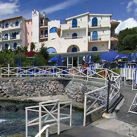 Nike Giardini Naxos